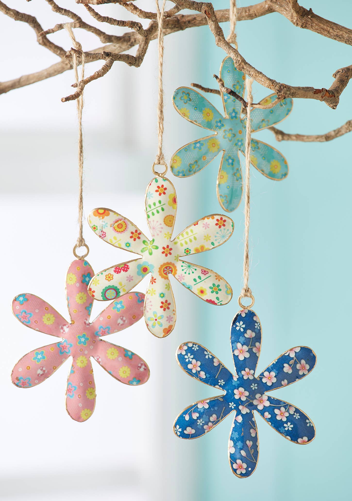 Ditsy Floral Daisy Metal Hanging Decoration